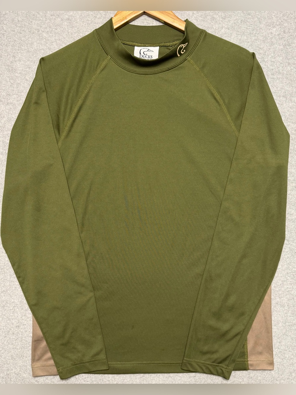 Ducks Unlimited Mens L Performance Shirt Long Sleeve Mock Neck Hunting Green Tan